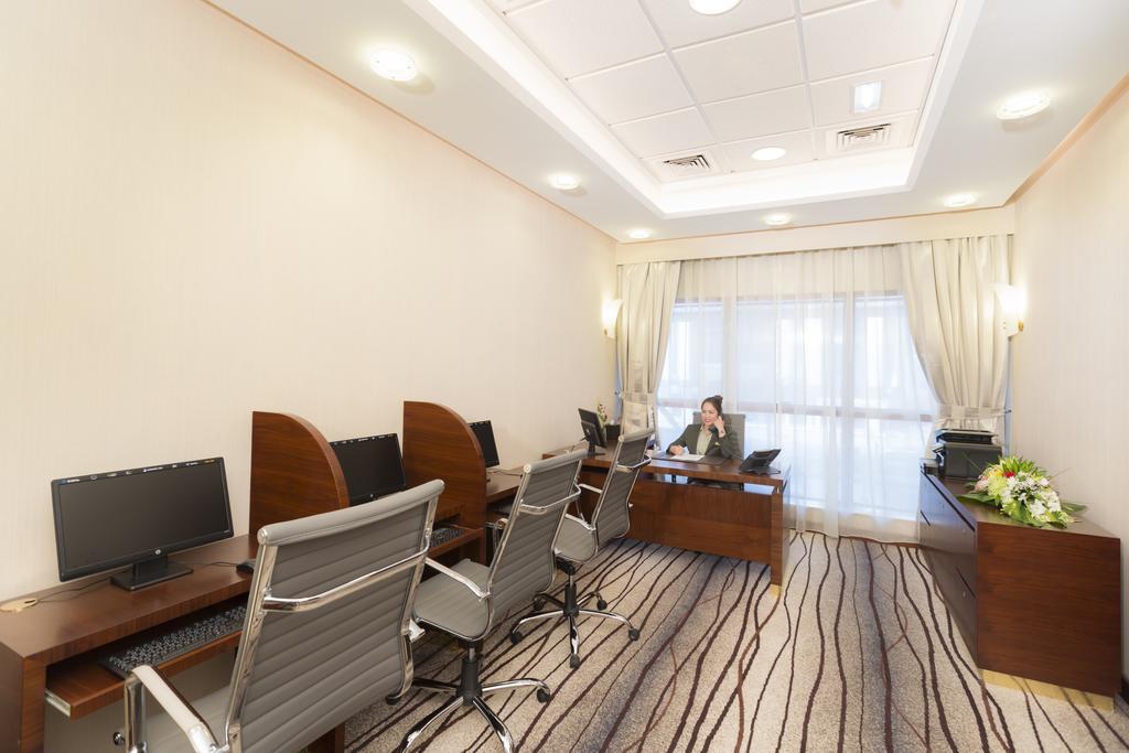 Grand Mercure Majlis Residences Abu Dhabi Eksteriør bilde Business Center