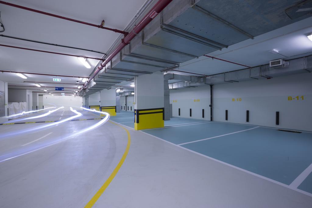 Grand Mercure Majlis Residences Abu Dhabi Eksteriør bilde The parking garage