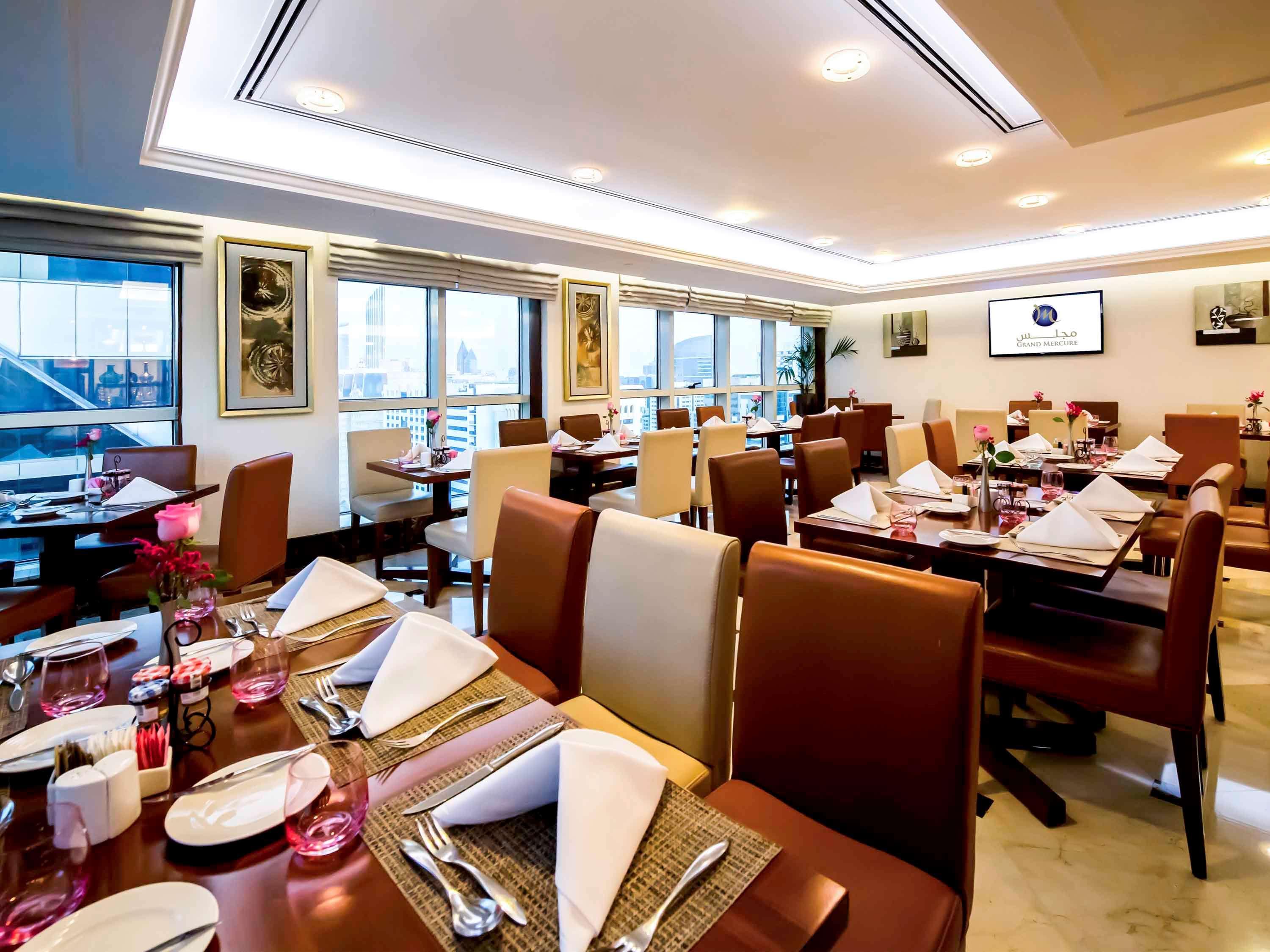 Grand Mercure Majlis Residences Abu Dhabi Eksteriør bilde The restaurant