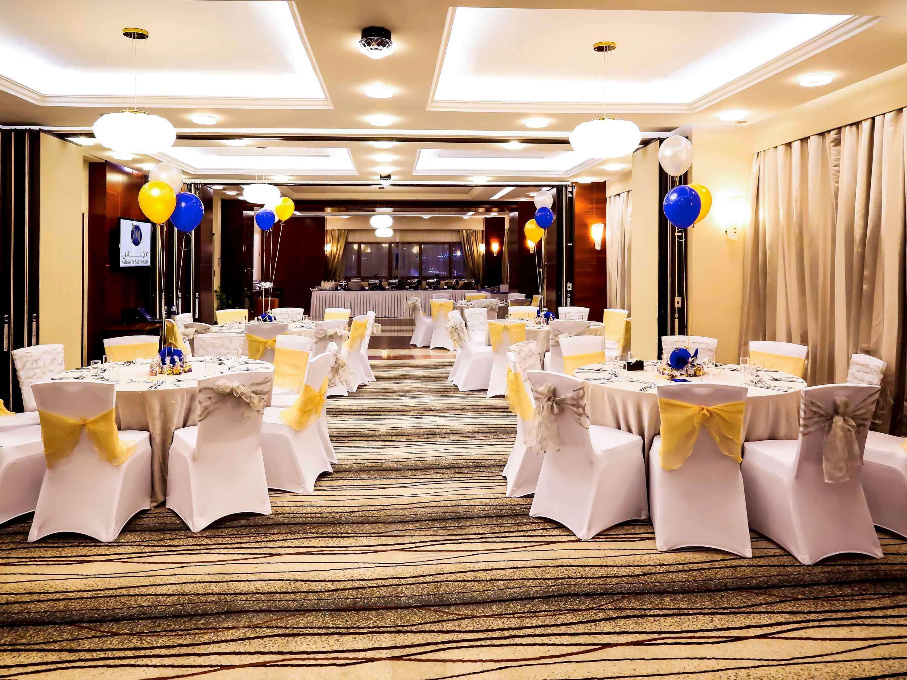 Grand Mercure Majlis Residences Abu Dhabi Eksteriør bilde The ballroom at the hotel