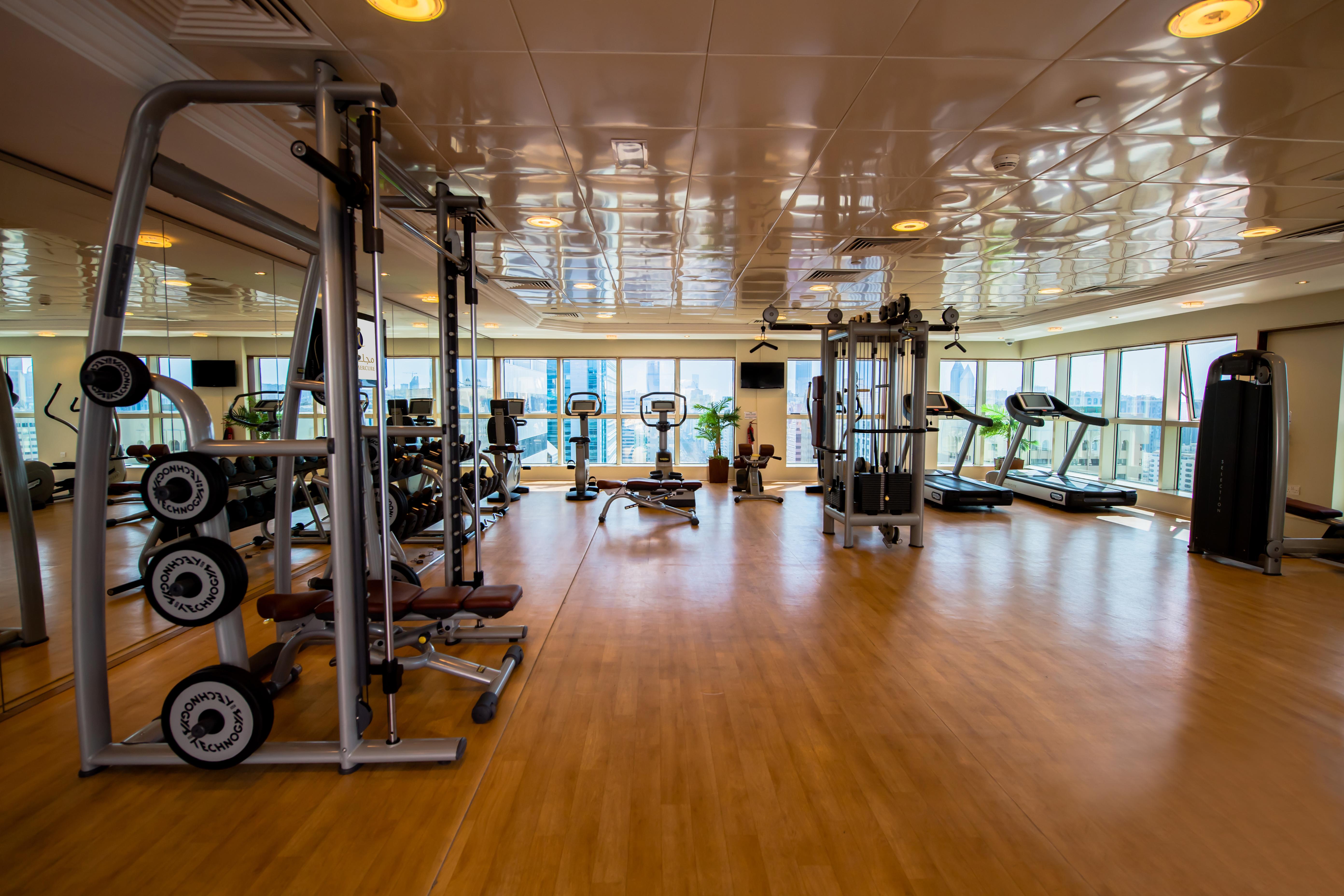 Grand Mercure Majlis Residences Abu Dhabi Eksteriør bilde A gym in a hotel