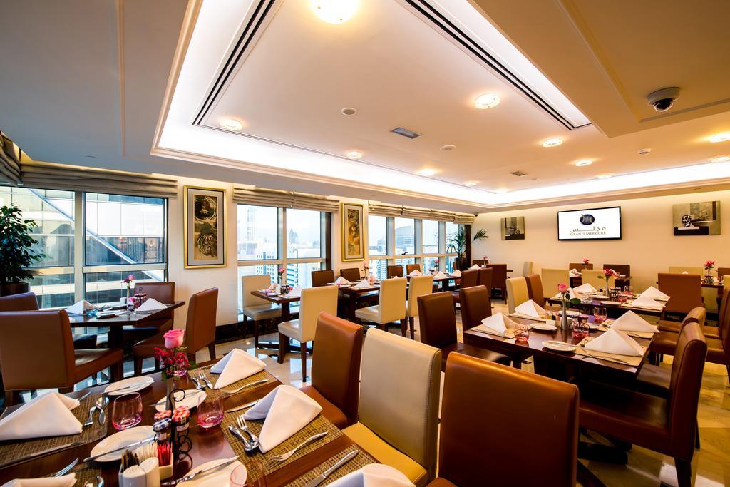 Grand Mercure Majlis Residences Abu Dhabi Eksteriør bilde The restaurant