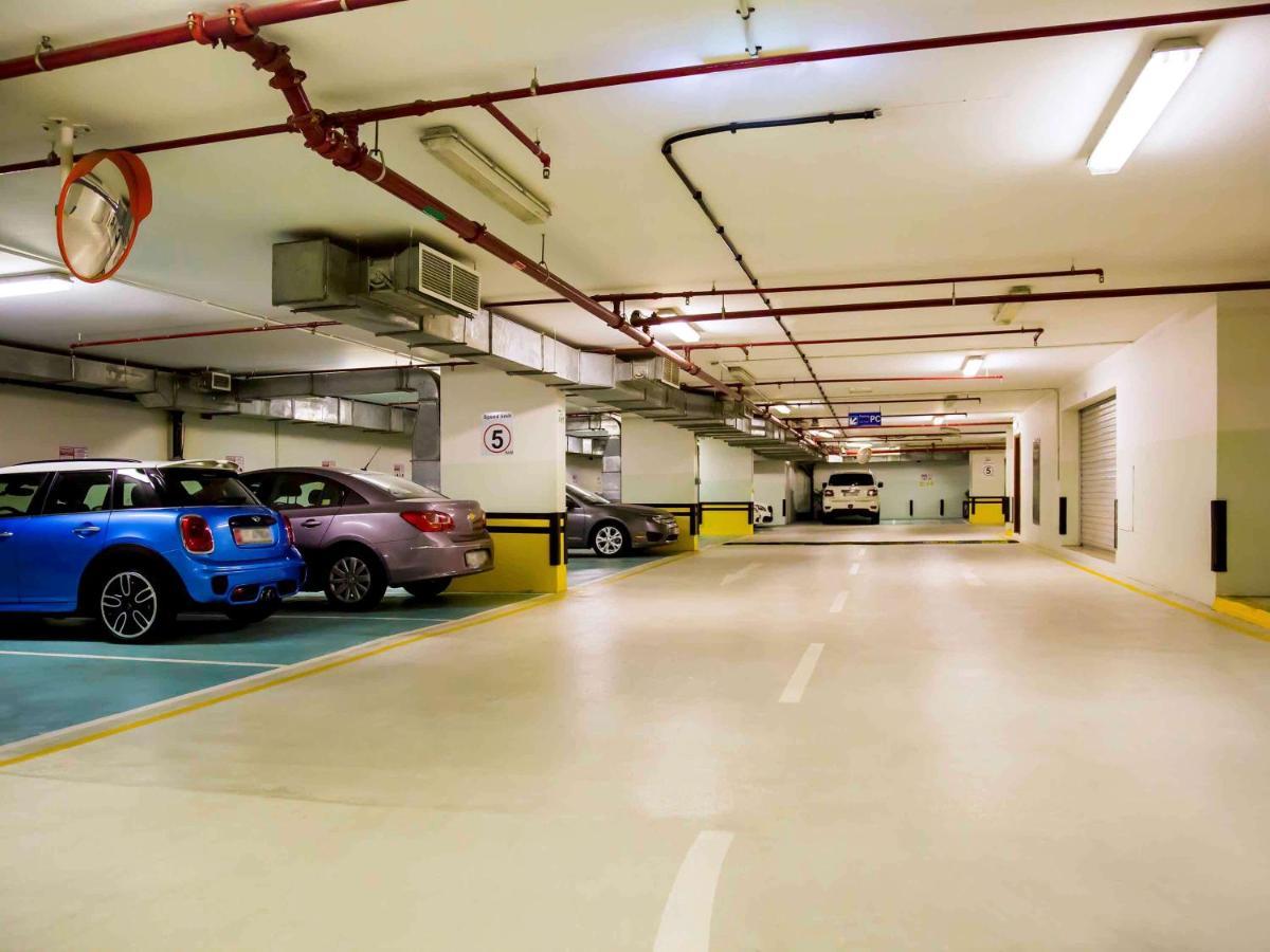 Grand Mercure Majlis Residences Abu Dhabi Eksteriør bilde The car park